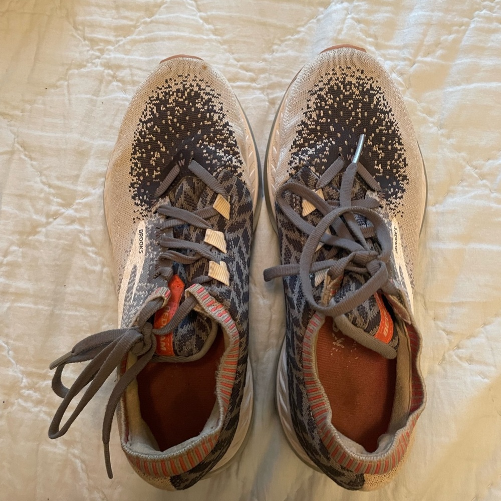 Brooks Bedlam size 7
